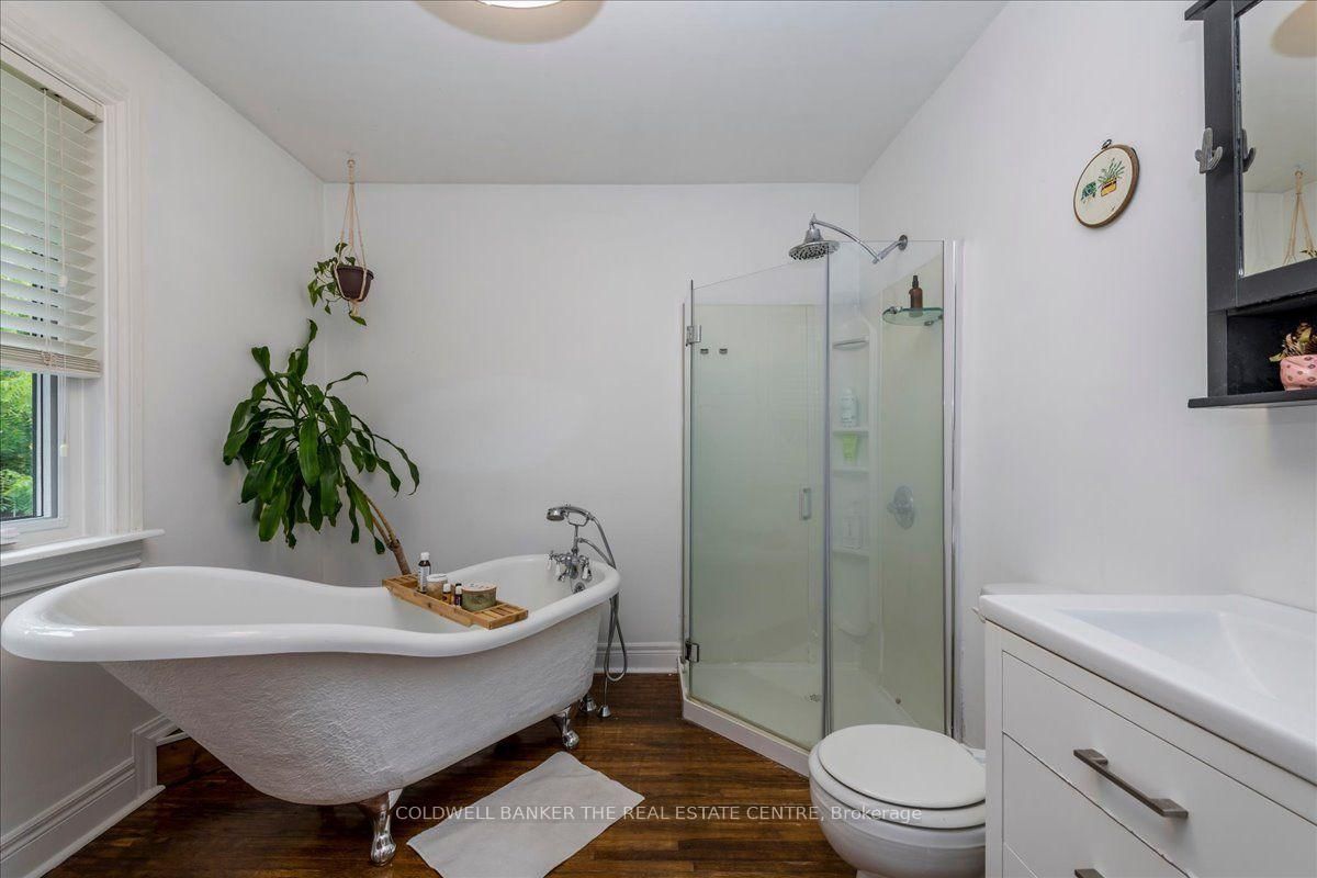 18 Agnes Street • Barrie, ON photo 10