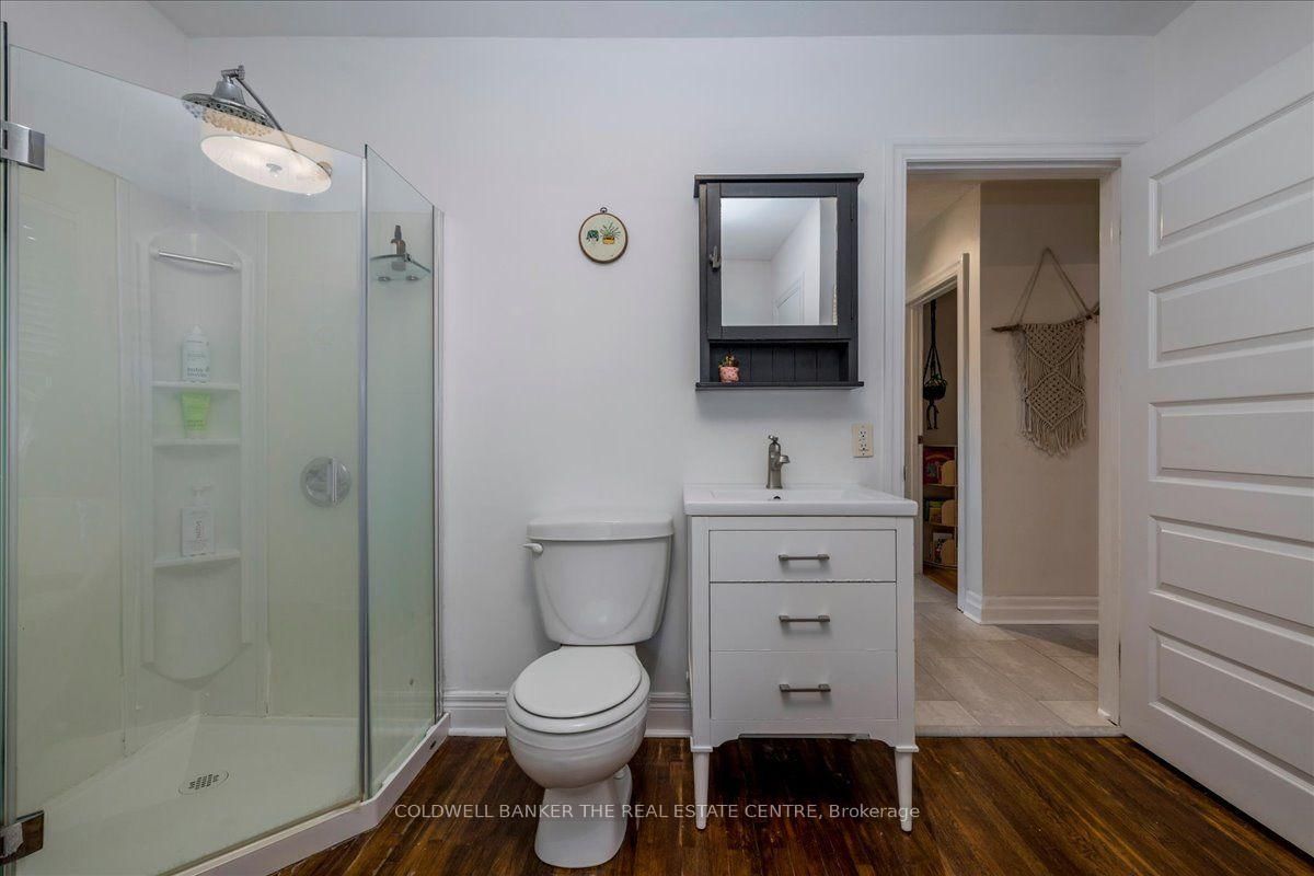 18 Agnes Street • Barrie, ON photo 11