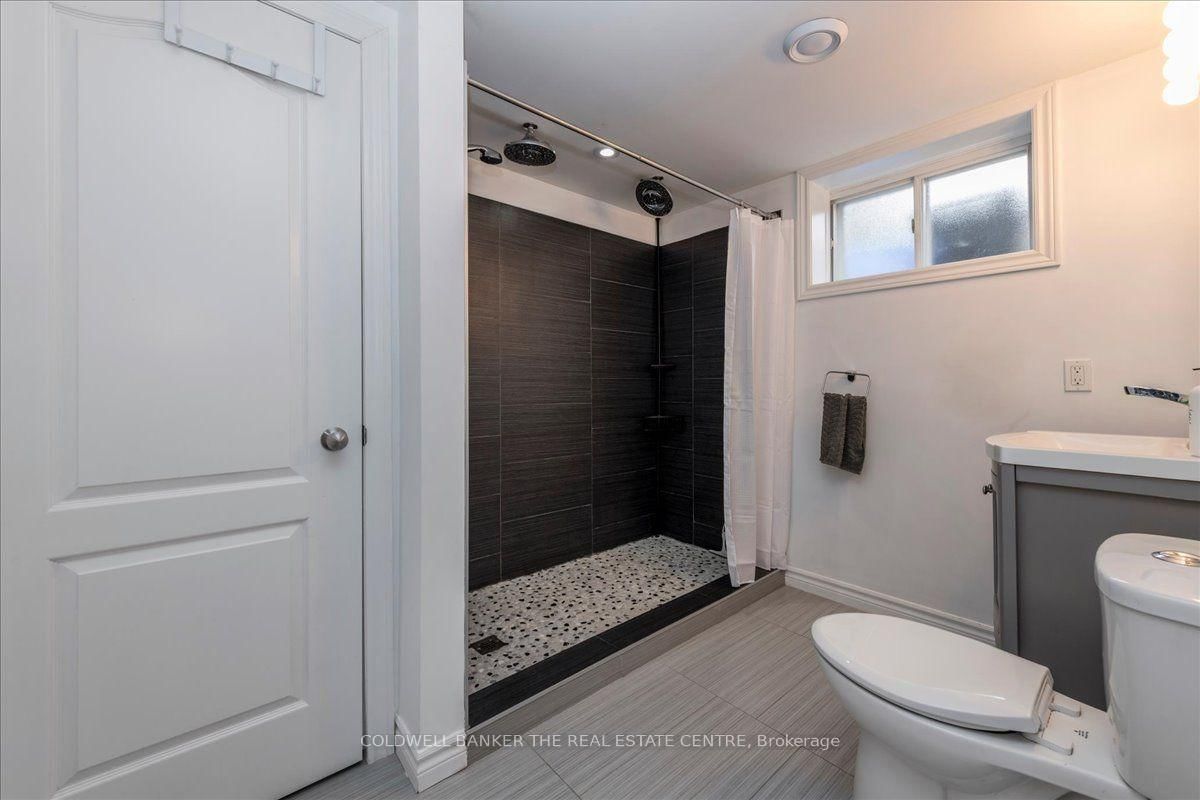 18 Agnes Street • Barrie, ON photo 21