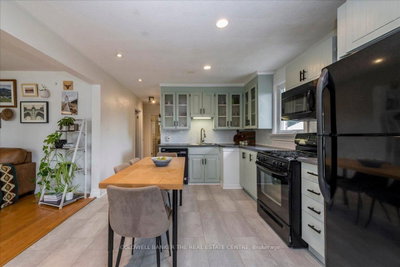 18 Agnes Street • Barrie, ON photo 4