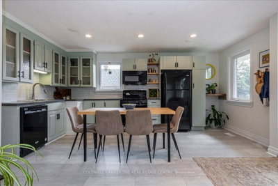 18 Agnes Street • Barrie, ON photo 6