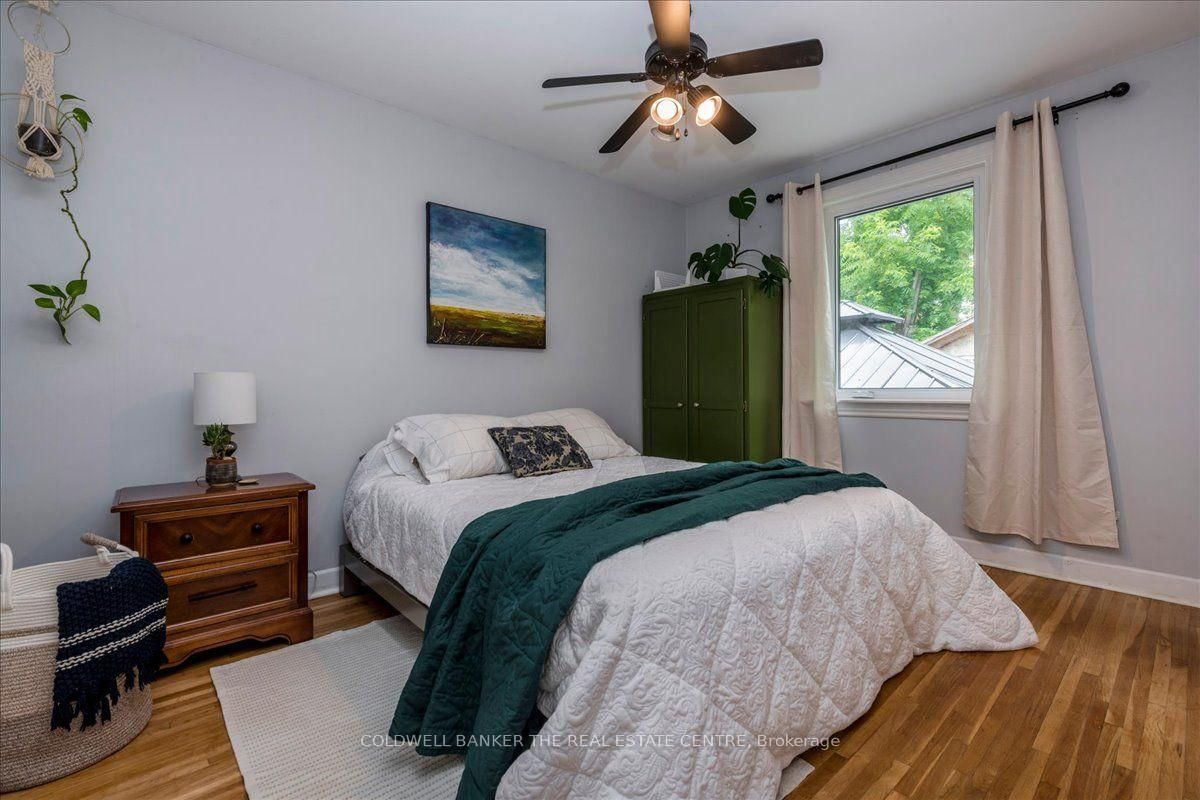 18 Agnes Street • Barrie, ON photo 8