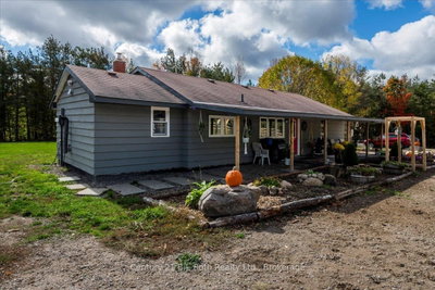 Detached House for sale at 2286 Flos 10 Road, Springwater, Ontario, L0L 1P0 - Rural Springwater - MLS: S13748284