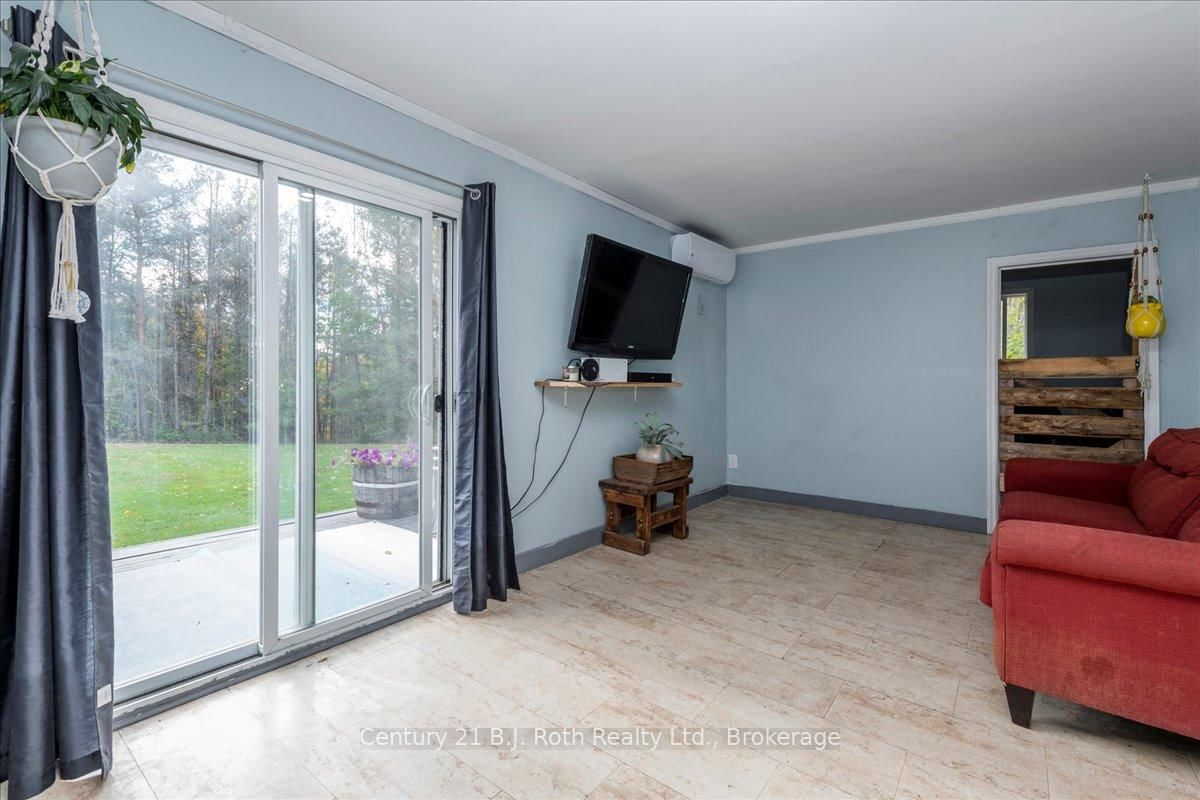 2286 Flos 10 Road • Springwater, ON photo 11