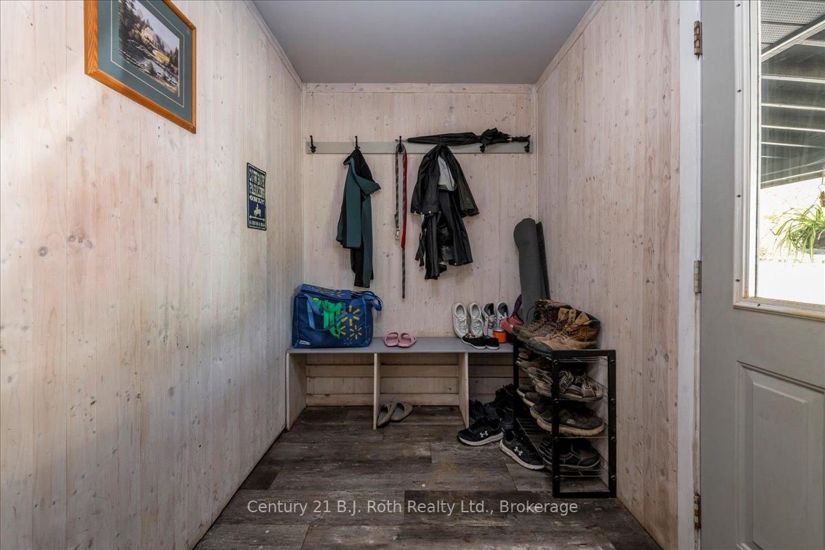 2286 Flos 10 Road • Springwater, ON photo 4
