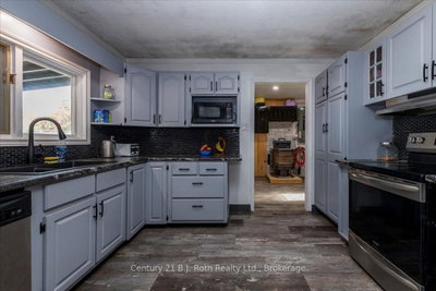 2286 Flos 10 Road • Springwater, ON photo 6
