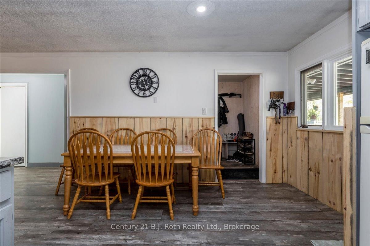 2286 Flos 10 Road • Springwater, ON photo 8