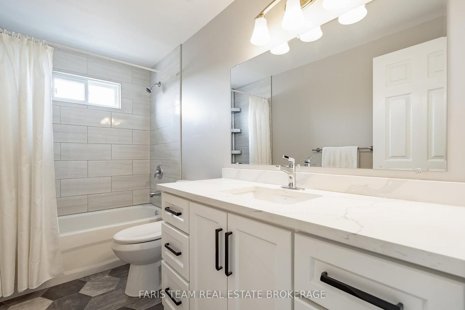 12 Arthur Avenue • Barrie, ON photo 21