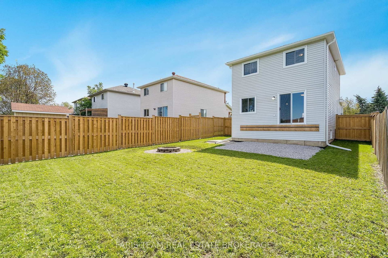 12 Arthur Avenue • Barrie, ON photo 27