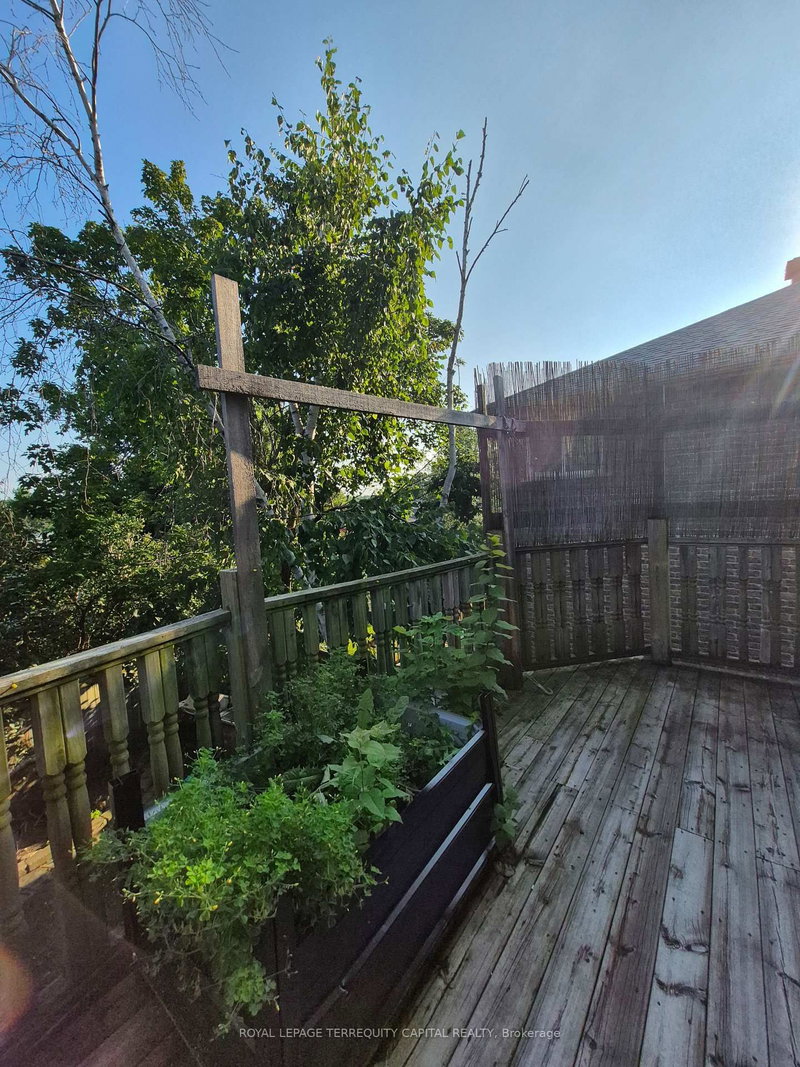 1 Northview Crescent