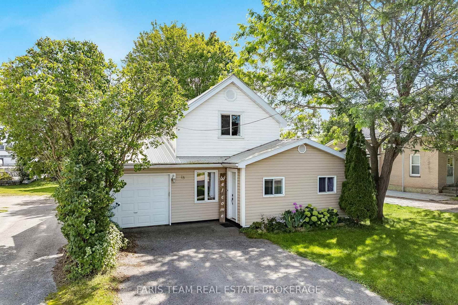18 Poyntz Street • Penetanguishene, ON photo 1