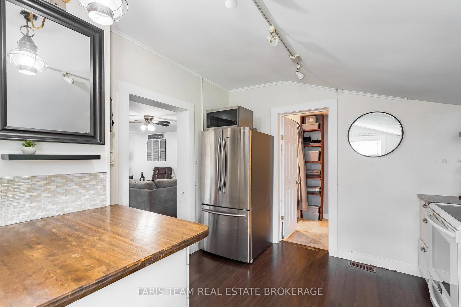 18 Poyntz Street • Penetanguishene, ON photo 10