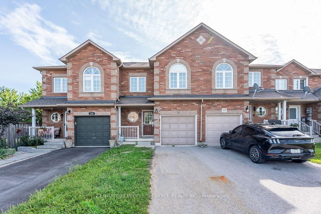 129 Sydenham Wells Square • Barrie, ON photo 1