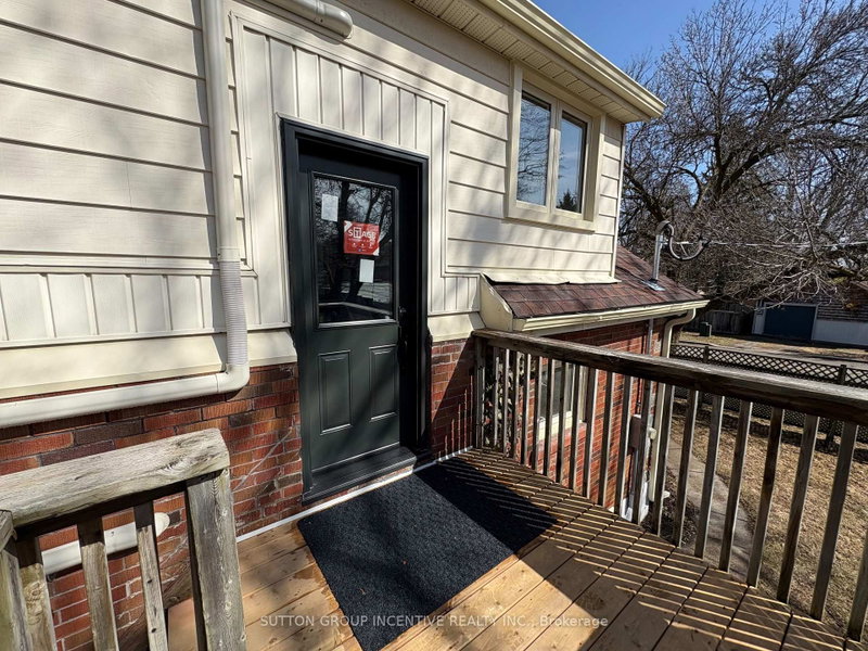 Upper - 20 Bayview Drive