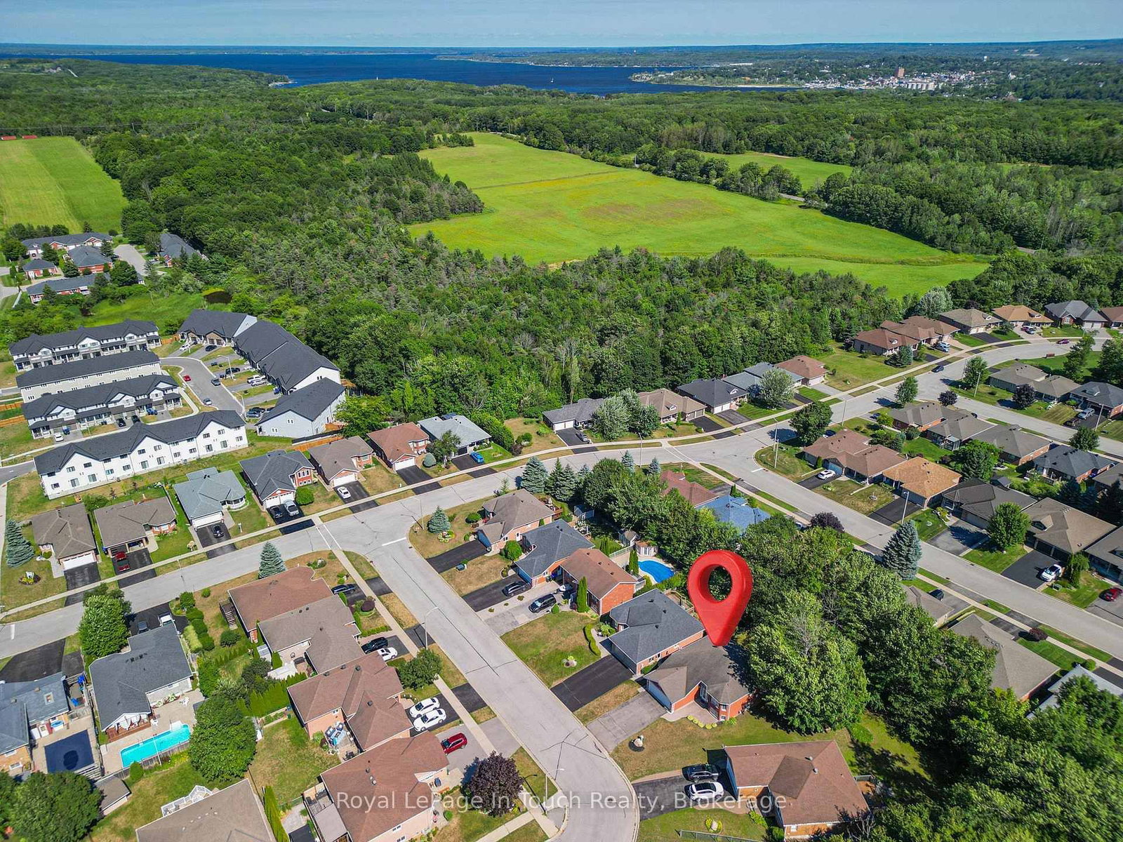 30 Charles Street • Penetanguishene, ON photo 10