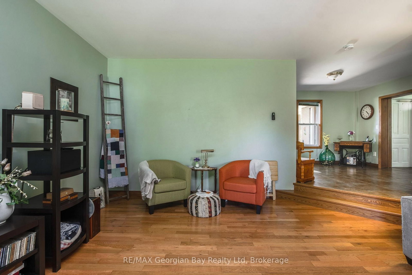305 Lindsay Street E • Midland, ON photo 11