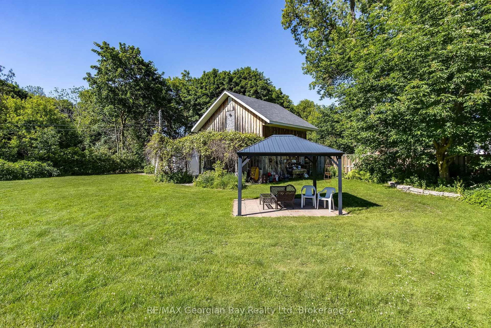 305 Lindsay Street E • Midland, ON photo 35