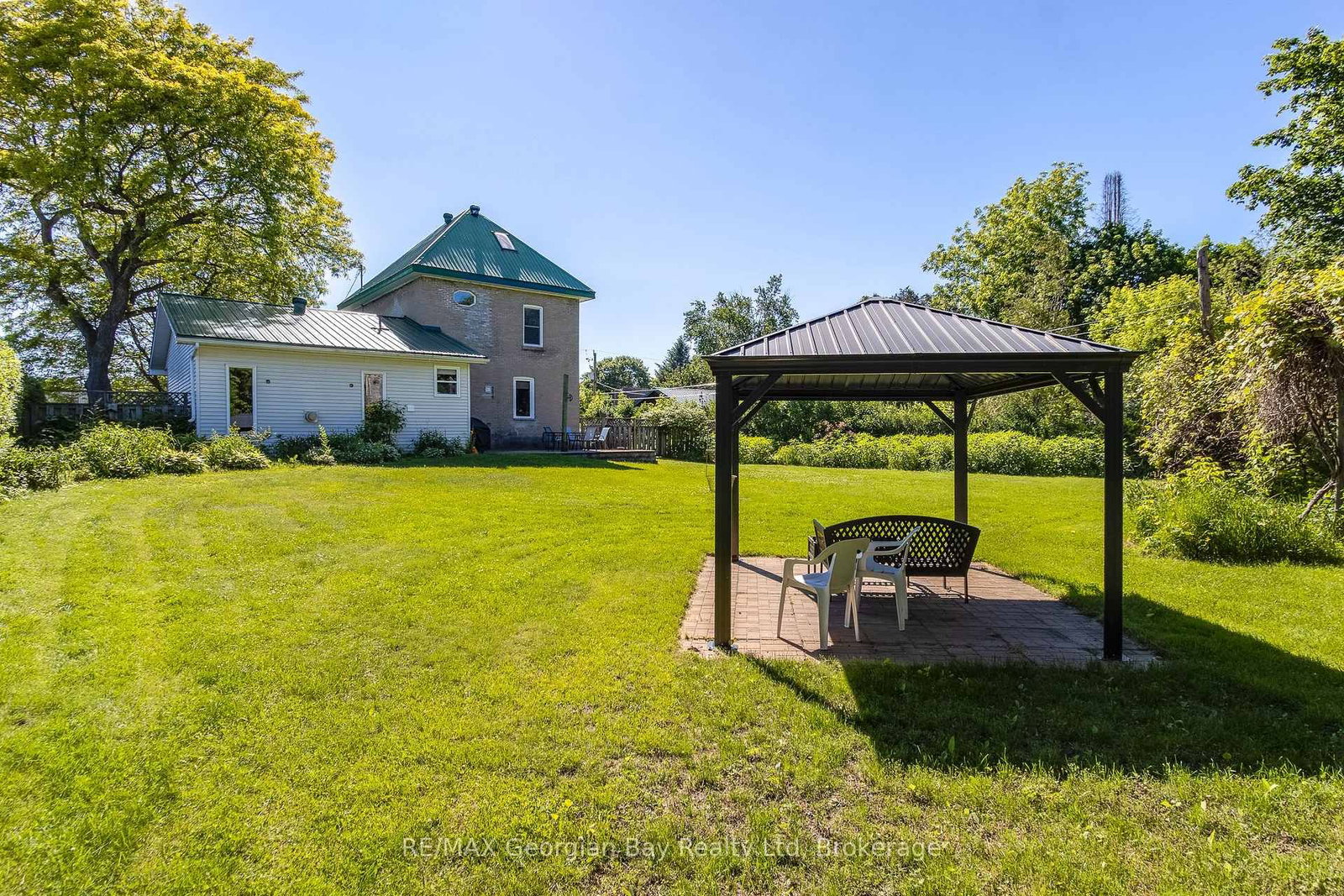 305 Lindsay Street E • Midland, ON photo 36