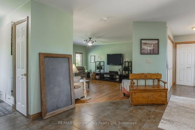 305 Lindsay Street E • Midland, ON photo 6