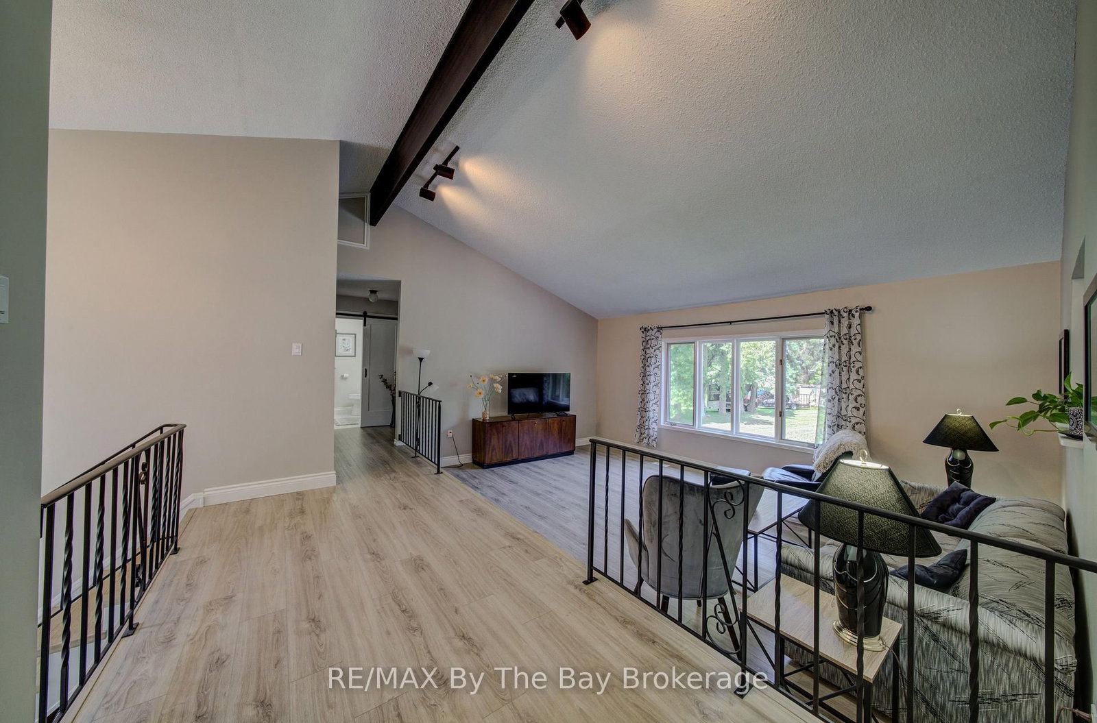 258 Sunnidale Street • Clearview, ON photo 10