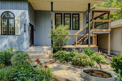 258 Sunnidale Street • Clearview, ON photo 3