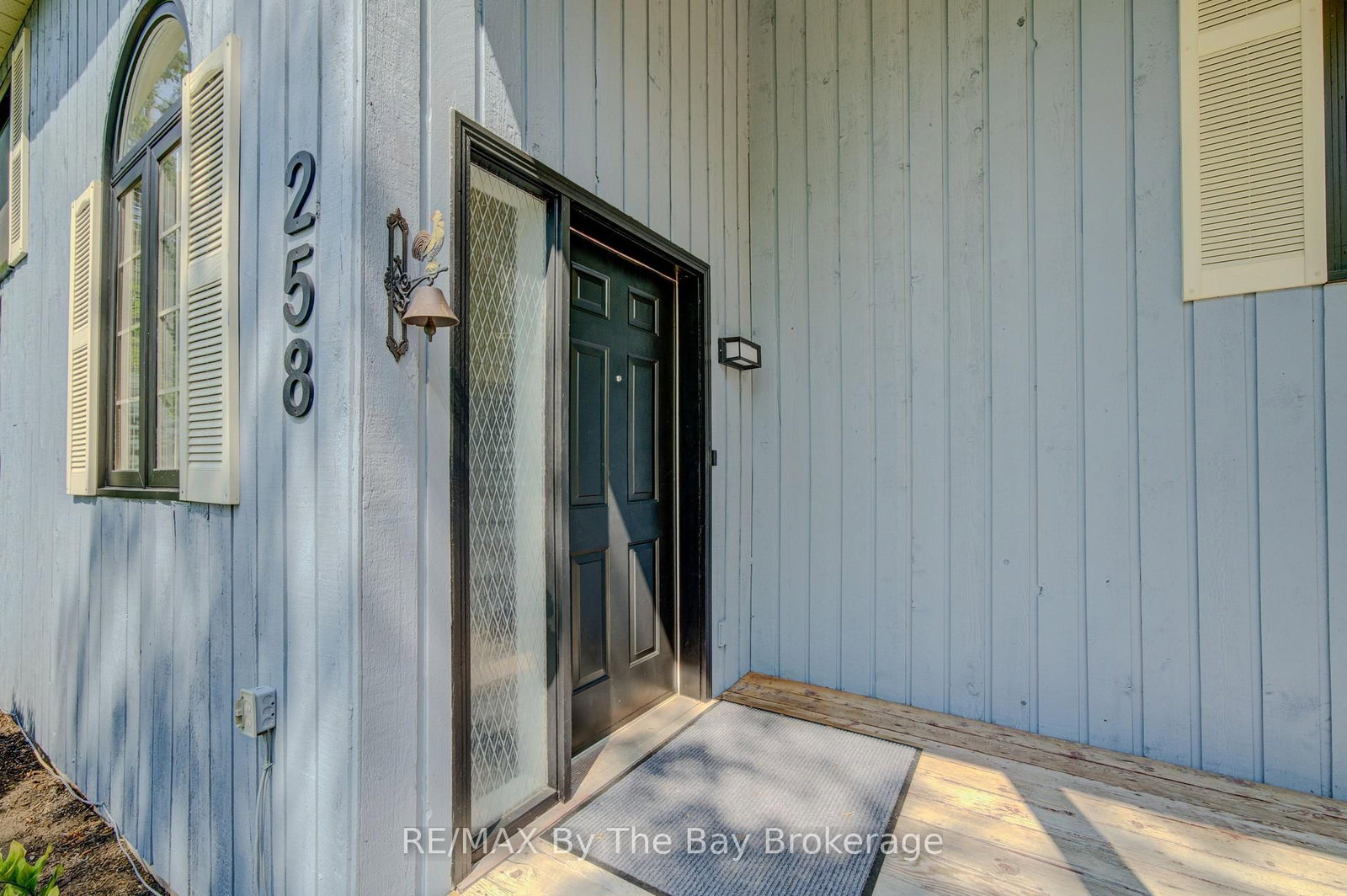 258 Sunnidale Street • Clearview, ON photo 4