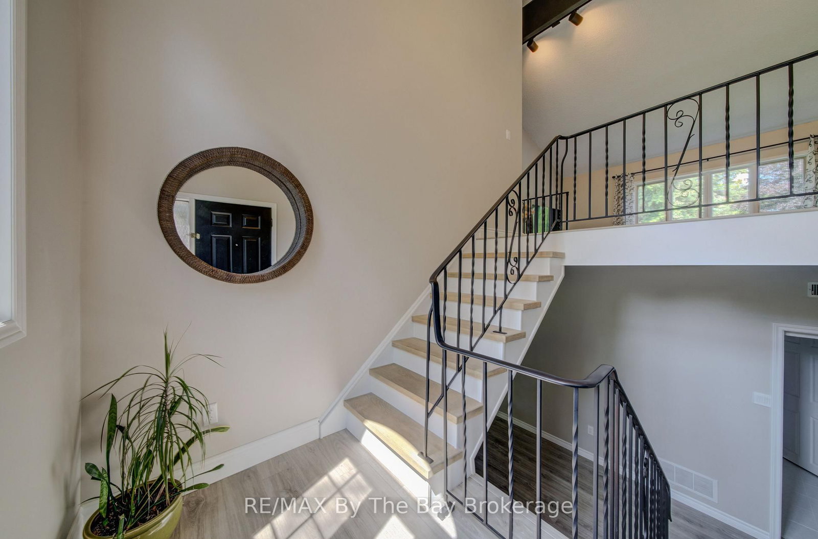 258 Sunnidale Street • Clearview, ON photo 5