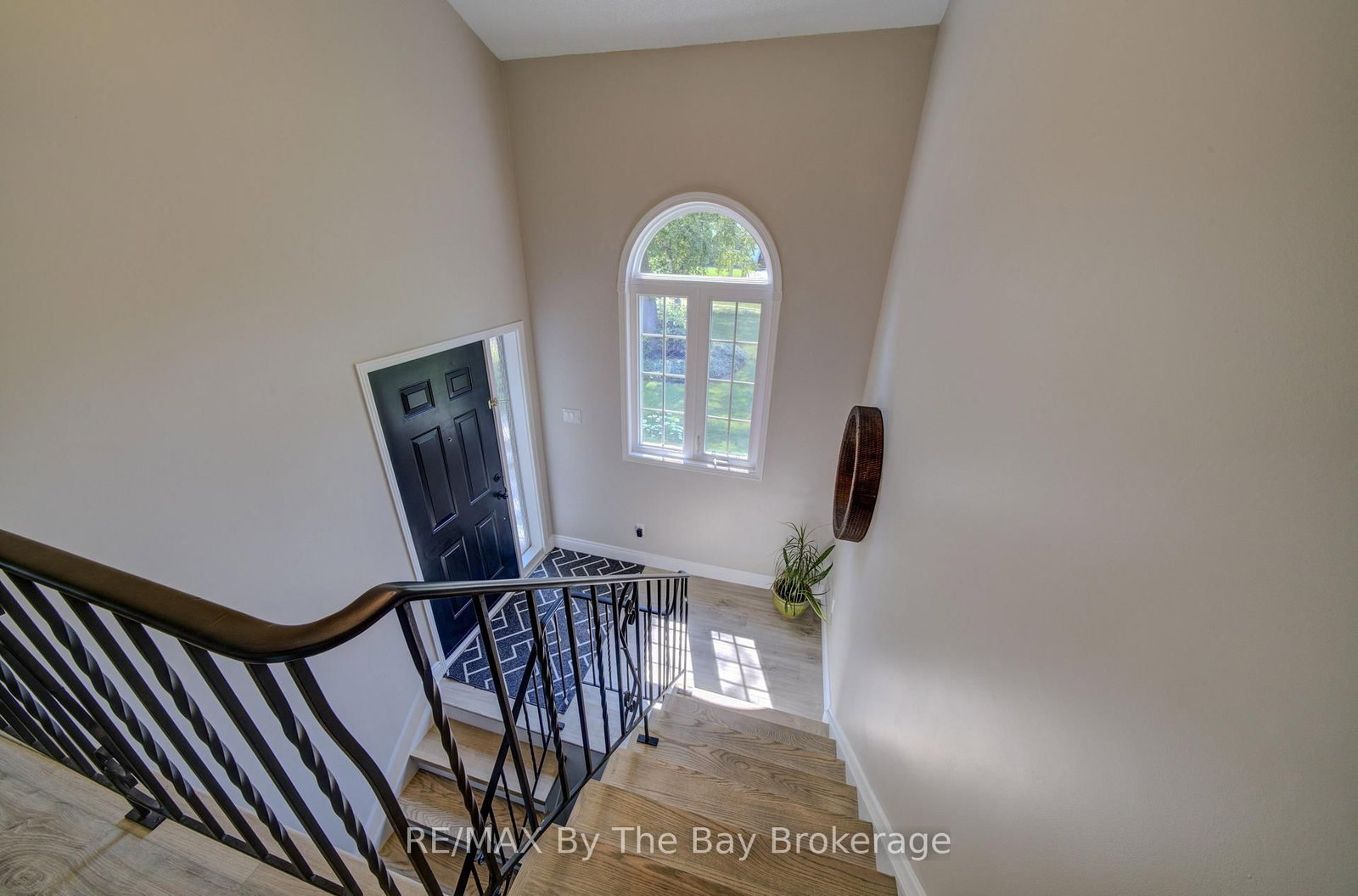 258 Sunnidale Street • Clearview, ON photo 6