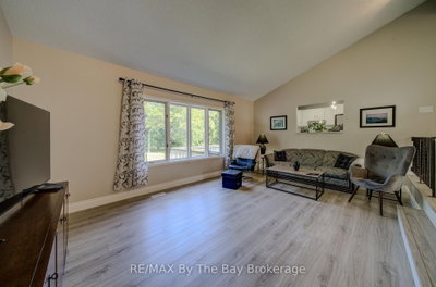 258 Sunnidale Street • Clearview, ON photo 8
