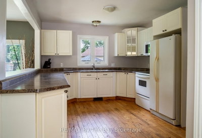 74 Oxbow Park Drive • Wasaga Beach, ON photo 4