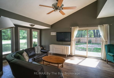 74 Oxbow Park Drive • Wasaga Beach, ON photo 5