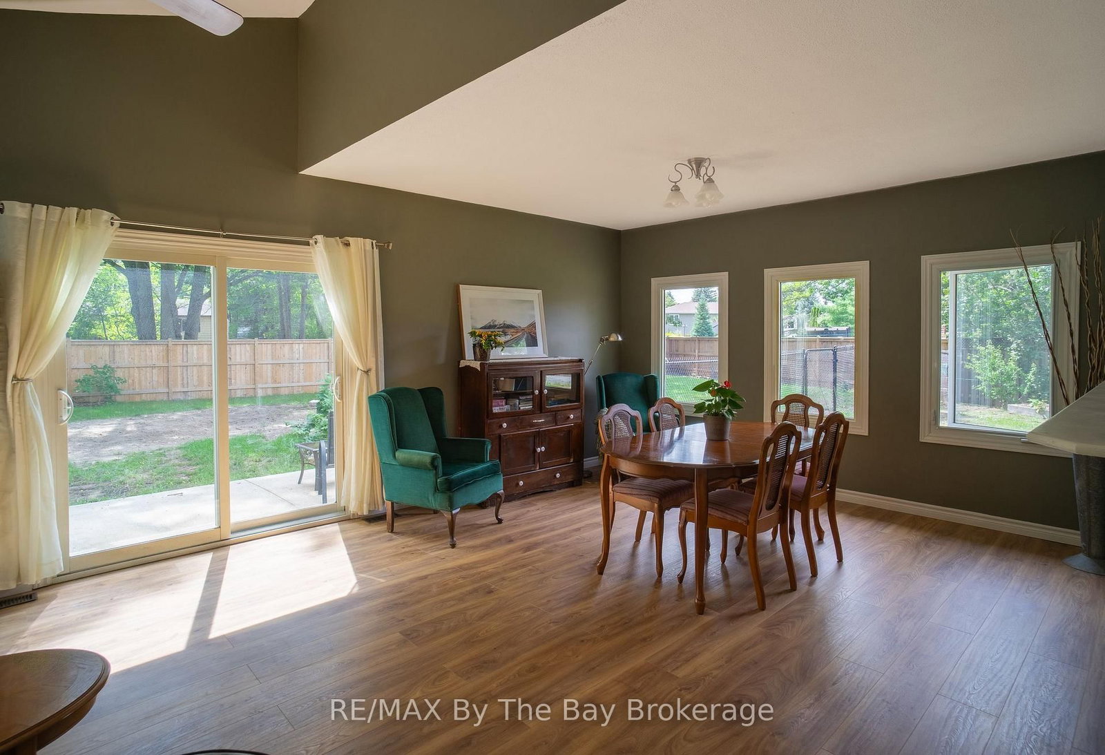 74 Oxbow Park Drive • Wasaga Beach, ON photo 6