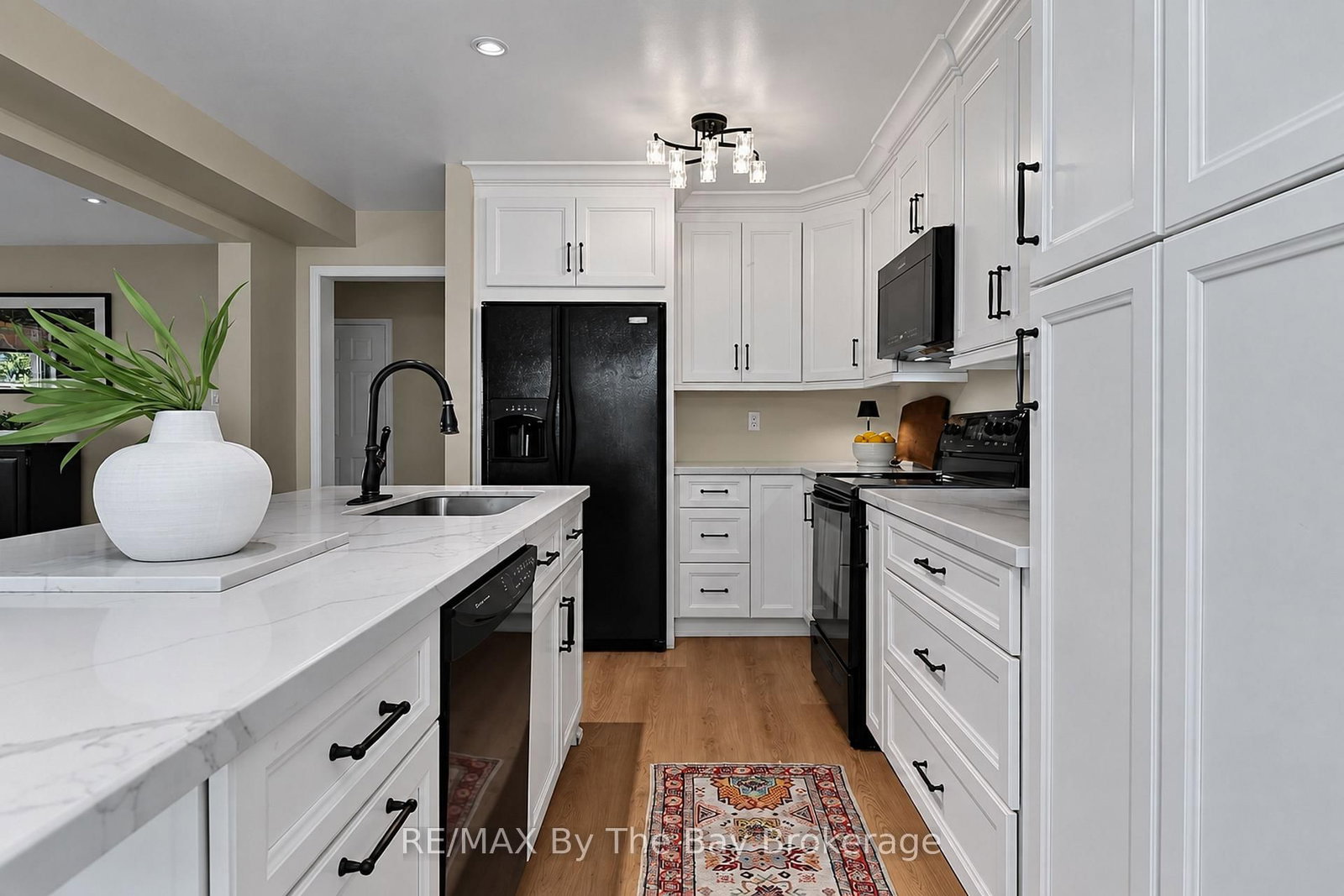 84 Wesley Avenue • Wasaga Beach, ON photo 10