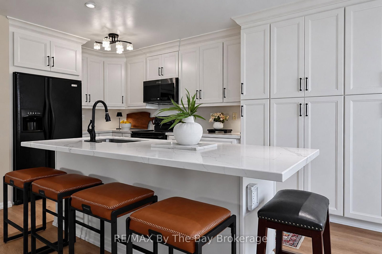 84 Wesley Avenue • Wasaga Beach, ON photo 6