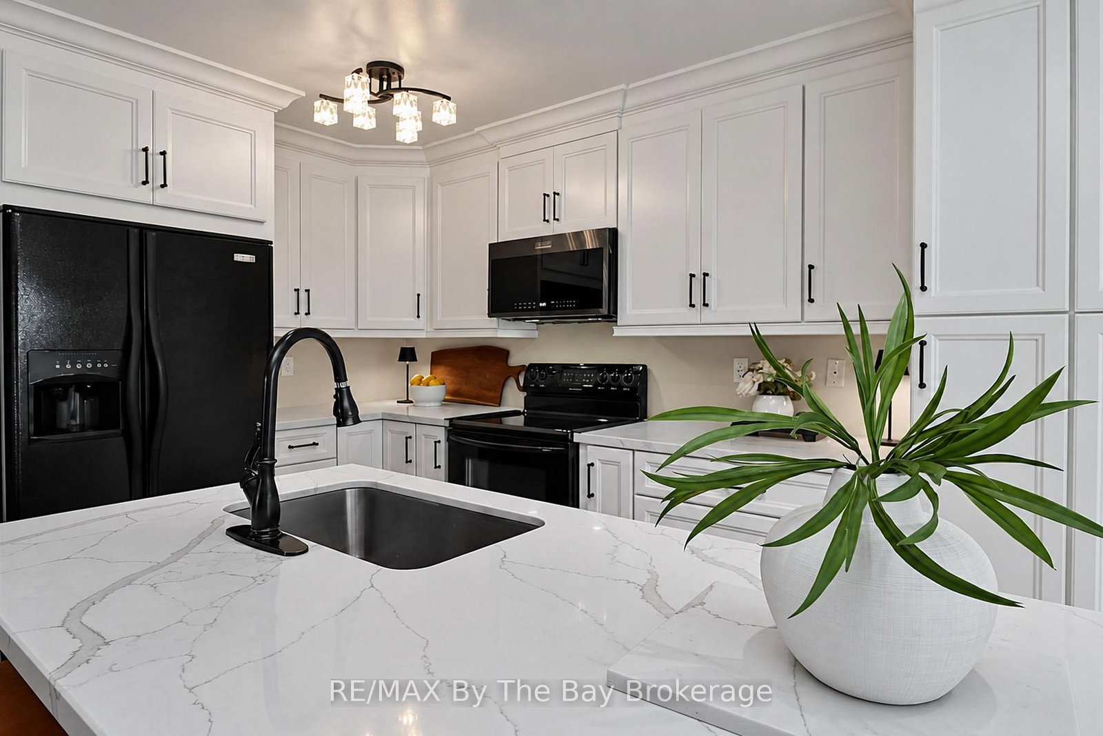 84 Wesley Avenue • Wasaga Beach, ON photo 8