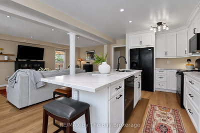 84 Wesley Avenue • Wasaga Beach, ON photo 9