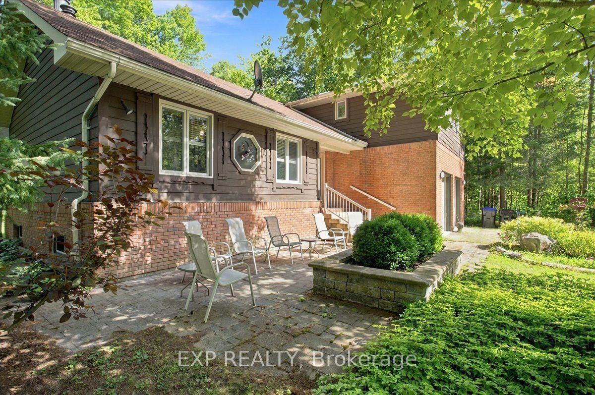 20 Pineshore Crescent • Tiny, ON photo 3