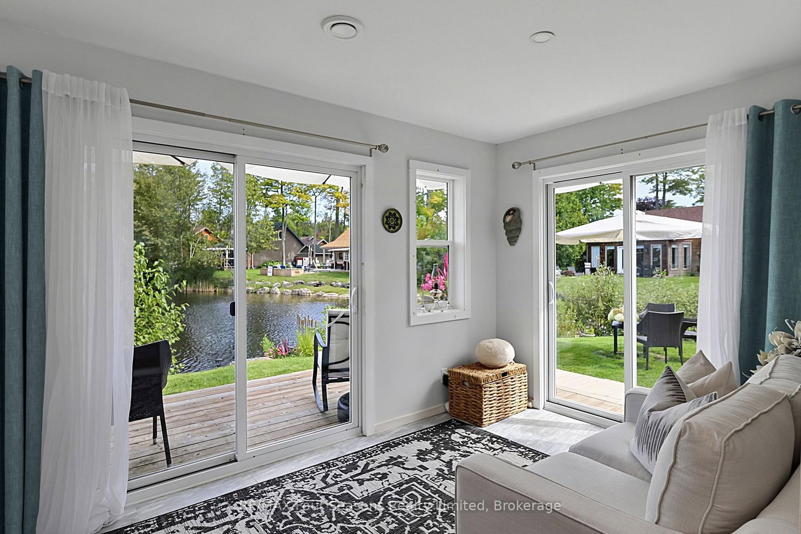 47 CABIN Crescent • Wasaga Beach, ON photo 10