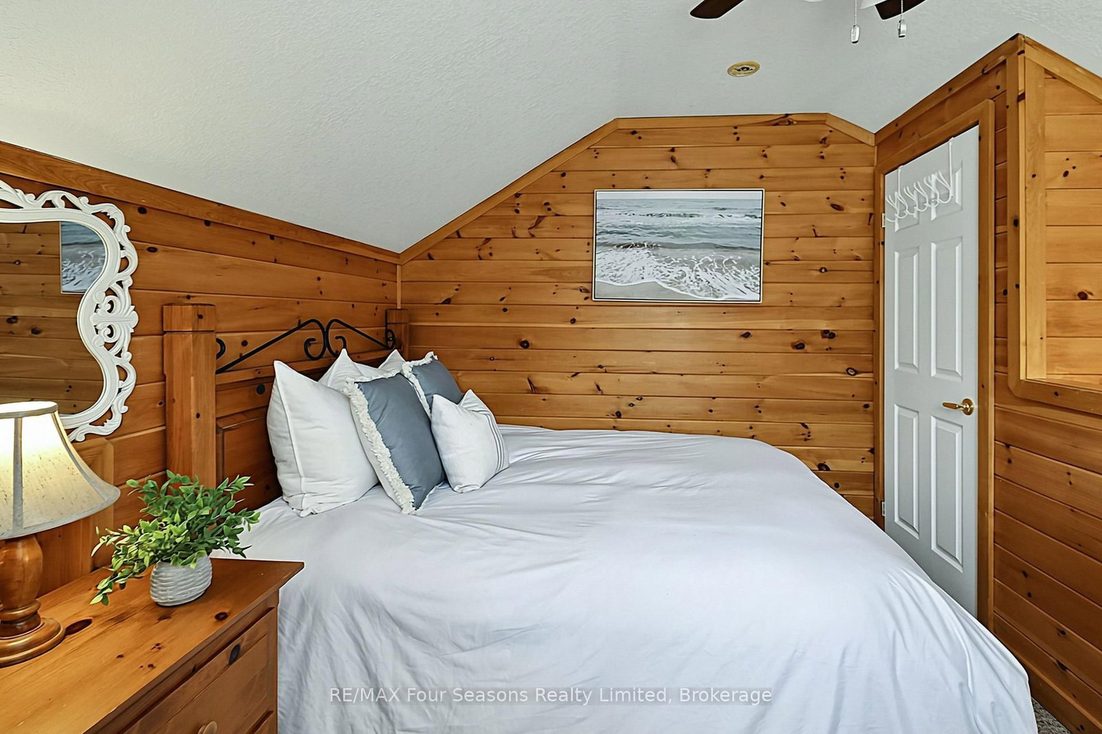 47 CABIN Crescent • Wasaga Beach, ON photo 13