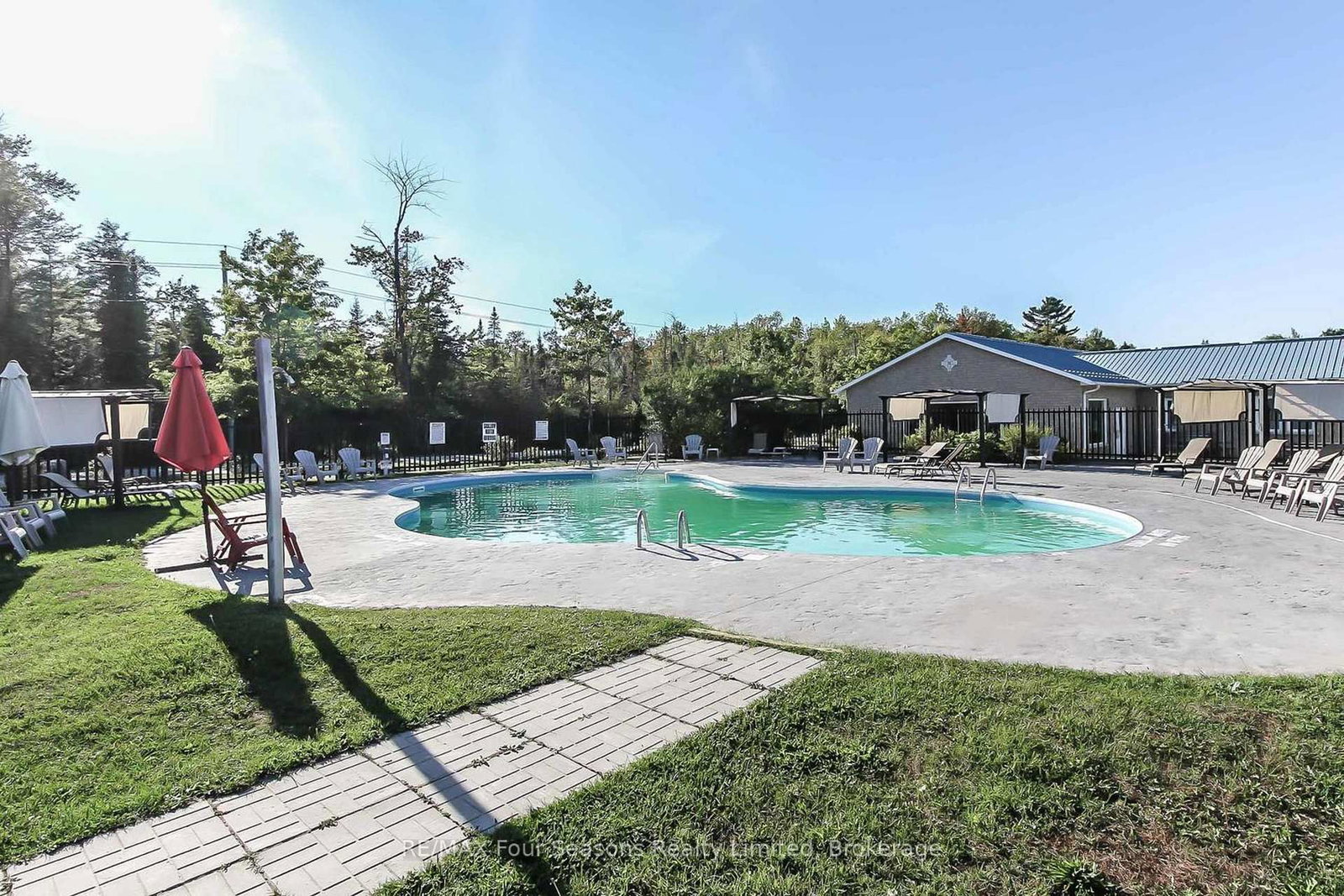 47 CABIN Crescent • Wasaga Beach, ON photo 30