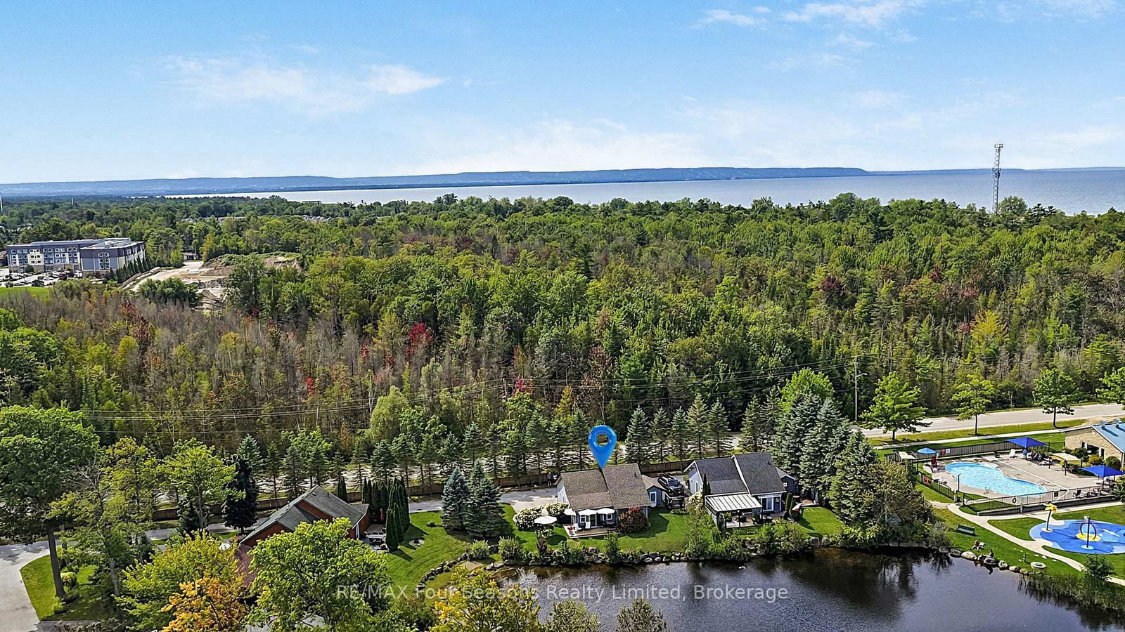47 CABIN Crescent • Wasaga Beach, ON photo 4