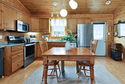 47 CABIN Crescent • Wasaga Beach, ON photo 8