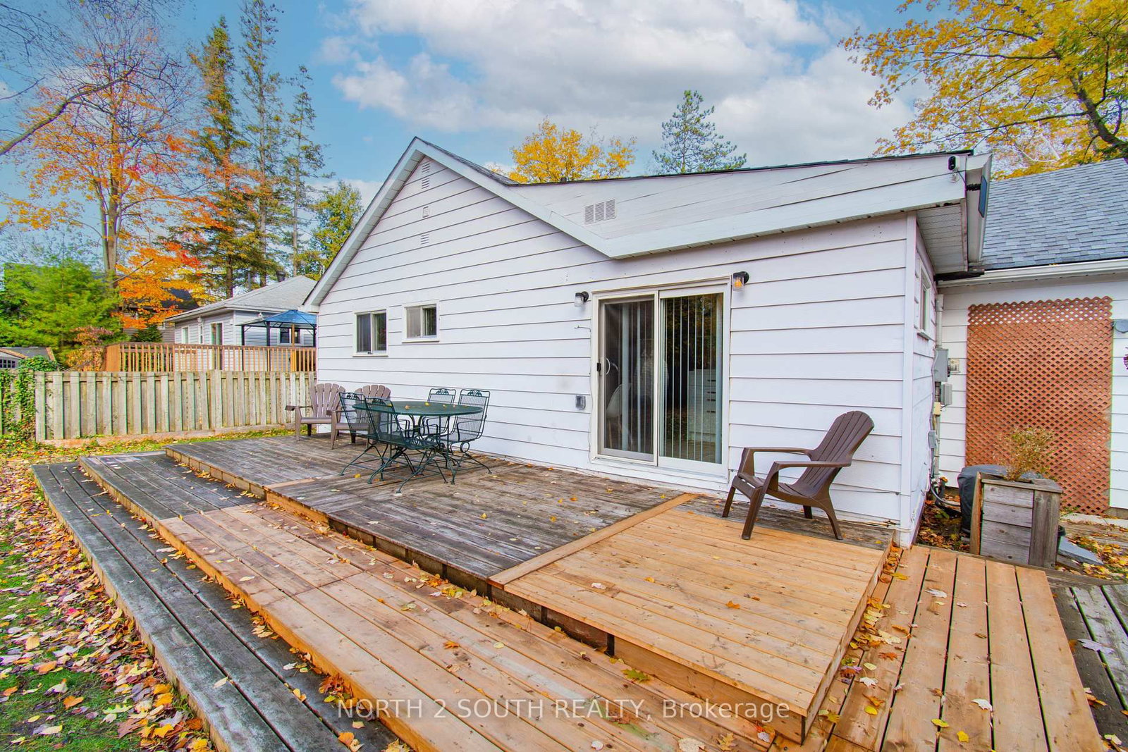98 33rd Street N • Wasaga Beach, ON photo 3