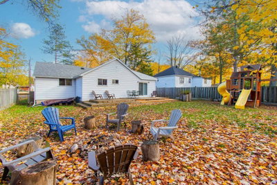 98 33rd Street N • Wasaga Beach, ON photo 4