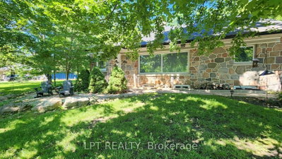 1644 Ridge Road E • Oro-Medonte, ON photo 2