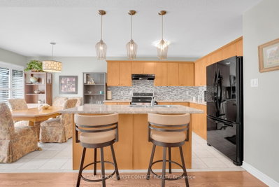 3 Maple Crown Terrace • Barrie, ON photo 4