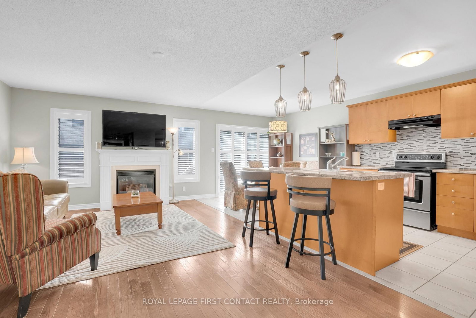 3 Maple Crown Terrace • Barrie, ON photo 5