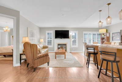 3 Maple Crown Terrace • Barrie, ON photo 6