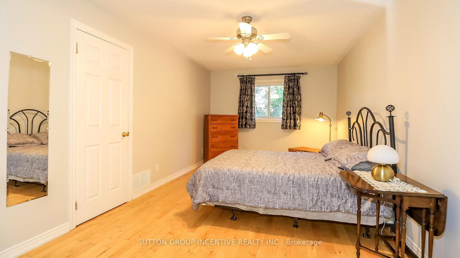 28 Brookfield Crescent • Barrie, ON photo 11