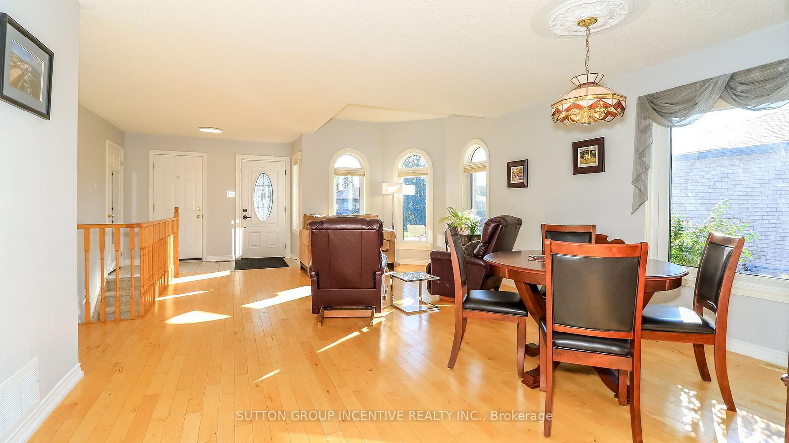 28 Brookfield Crescent • Barrie, ON photo 5